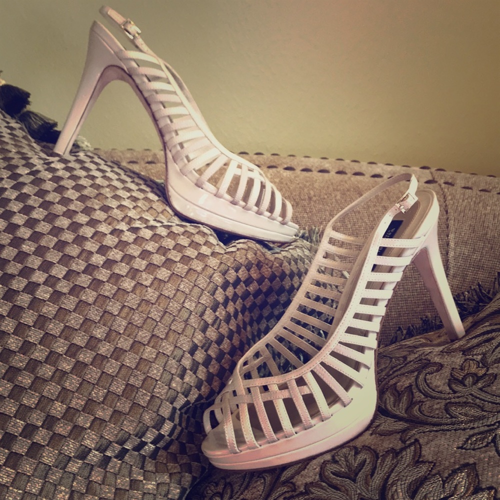 Espectacular White House Black Market shoes